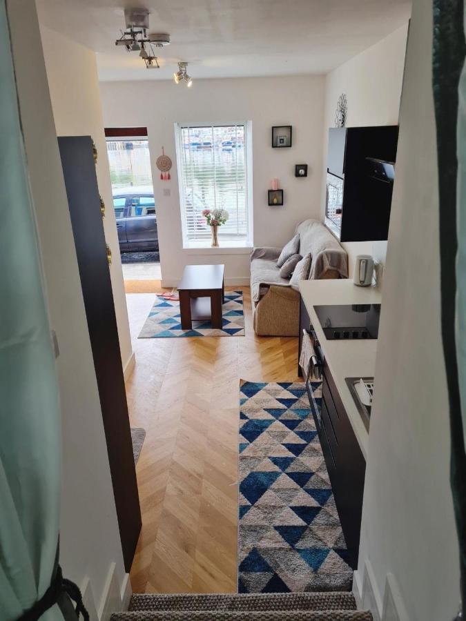 Penlea 1-Bed Flat With Harbour View In Tarbert Appartement Tarbert  Buitenkant foto
